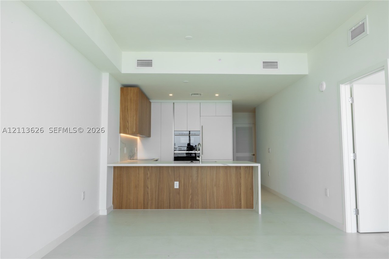 1400 Biscayne Blvd #2204 - Photo 3 of 34