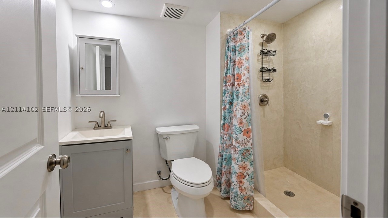 18712 Nw 78th Ct #1 - Photo 4 of 4