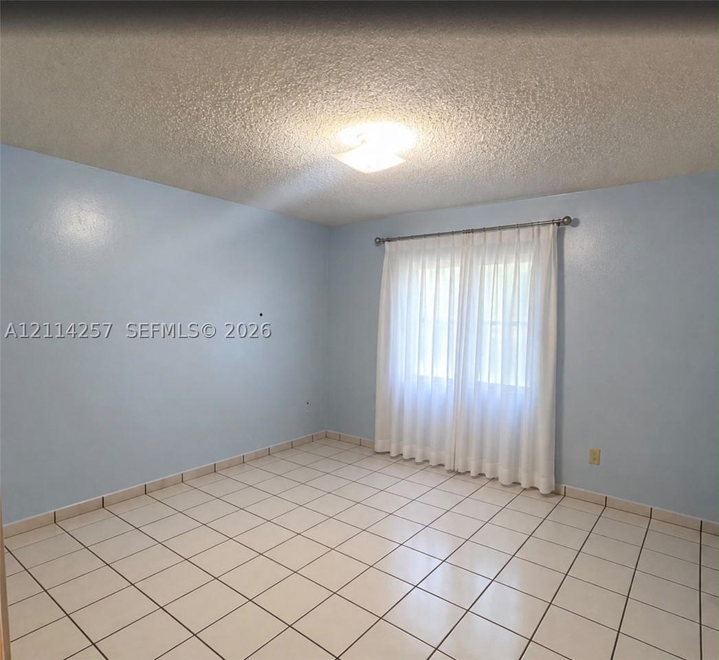 1160 Sw 9th St #2 - Photo 7 of 11