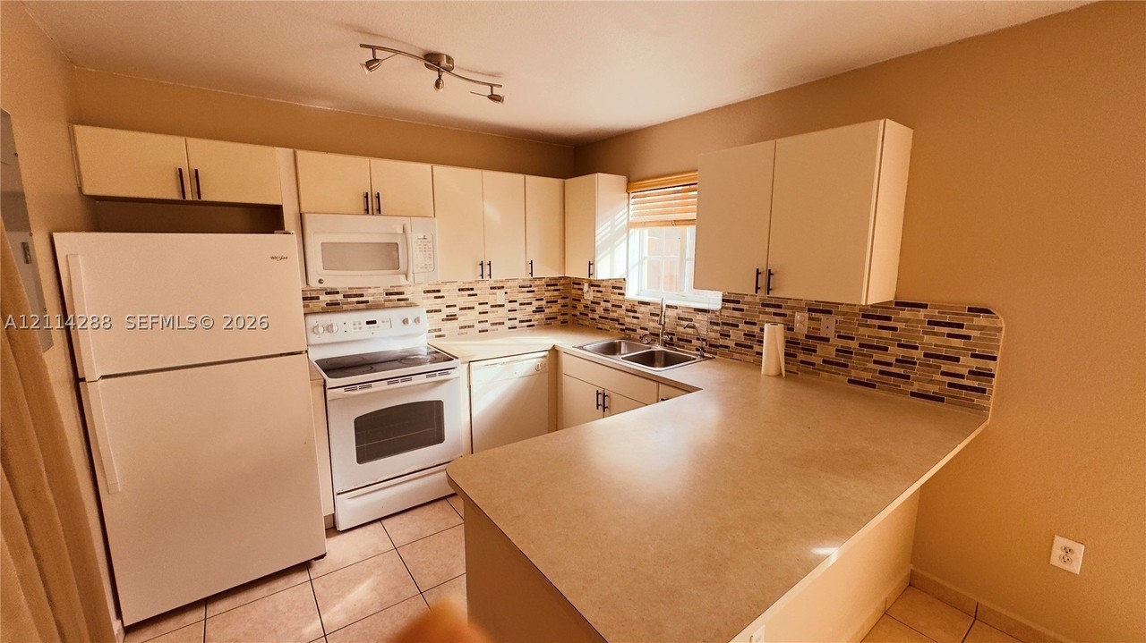 11431 Nw 93rd Ct #2 - Photo 2 of 23