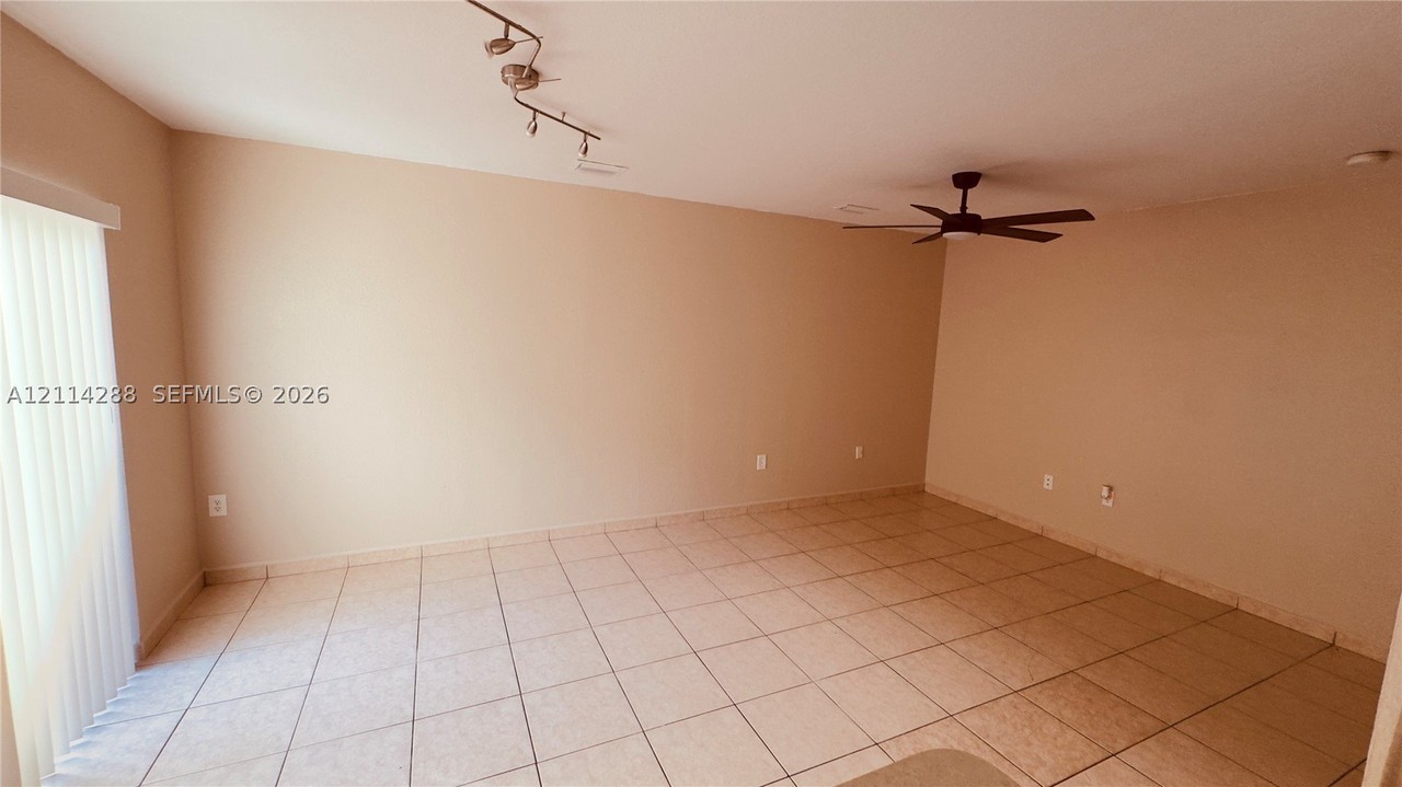 11431 Nw 93rd Ct #2 - Photo 5 of 23