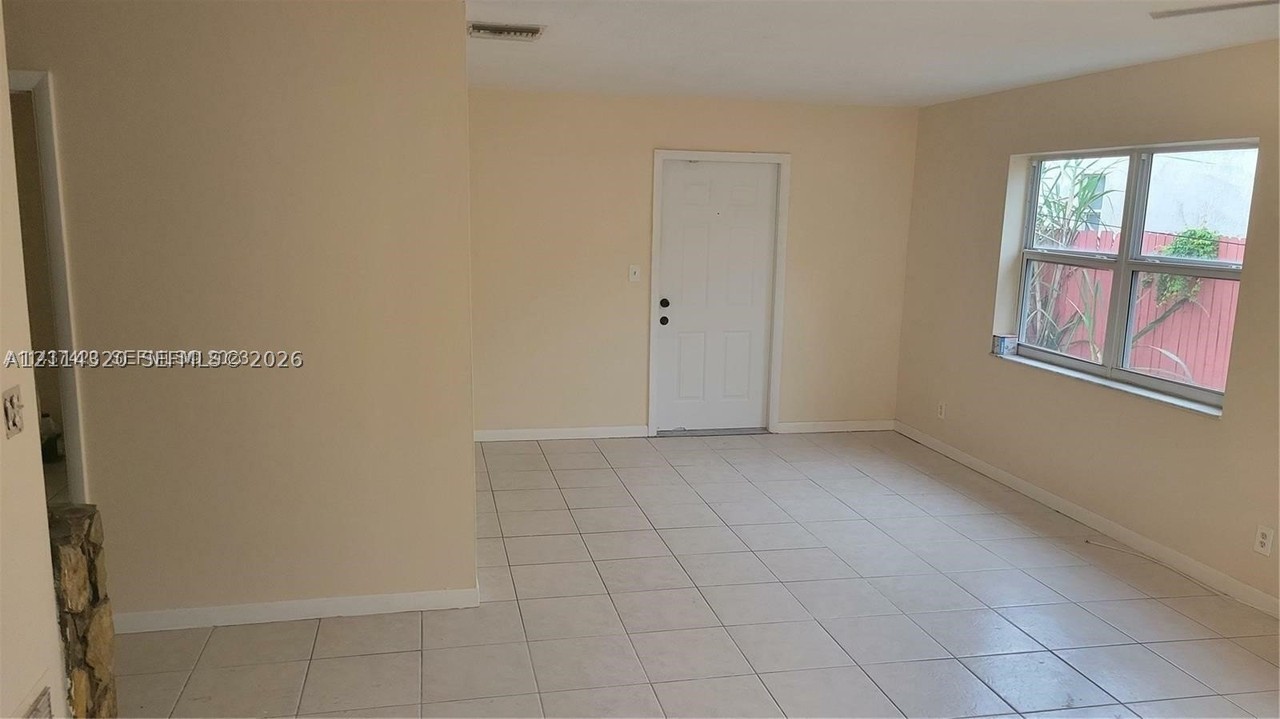2131 N 19th Ave #2133 - Photo 2 of 13