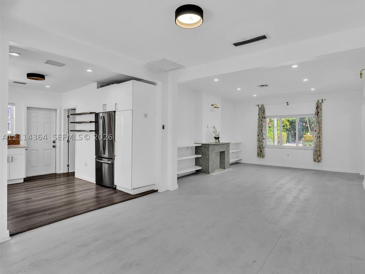 9324 Byron Ave - Photo 4 of 25