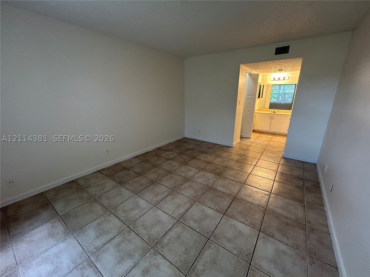 4384 Nw 9th Ave #20-2C - Photo 7 of 18