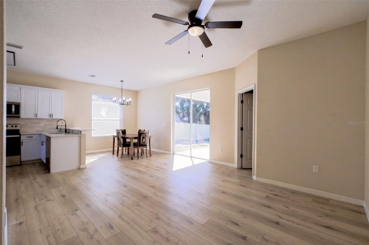 304 Ryans Ridge Ave - Photo 4 of 16