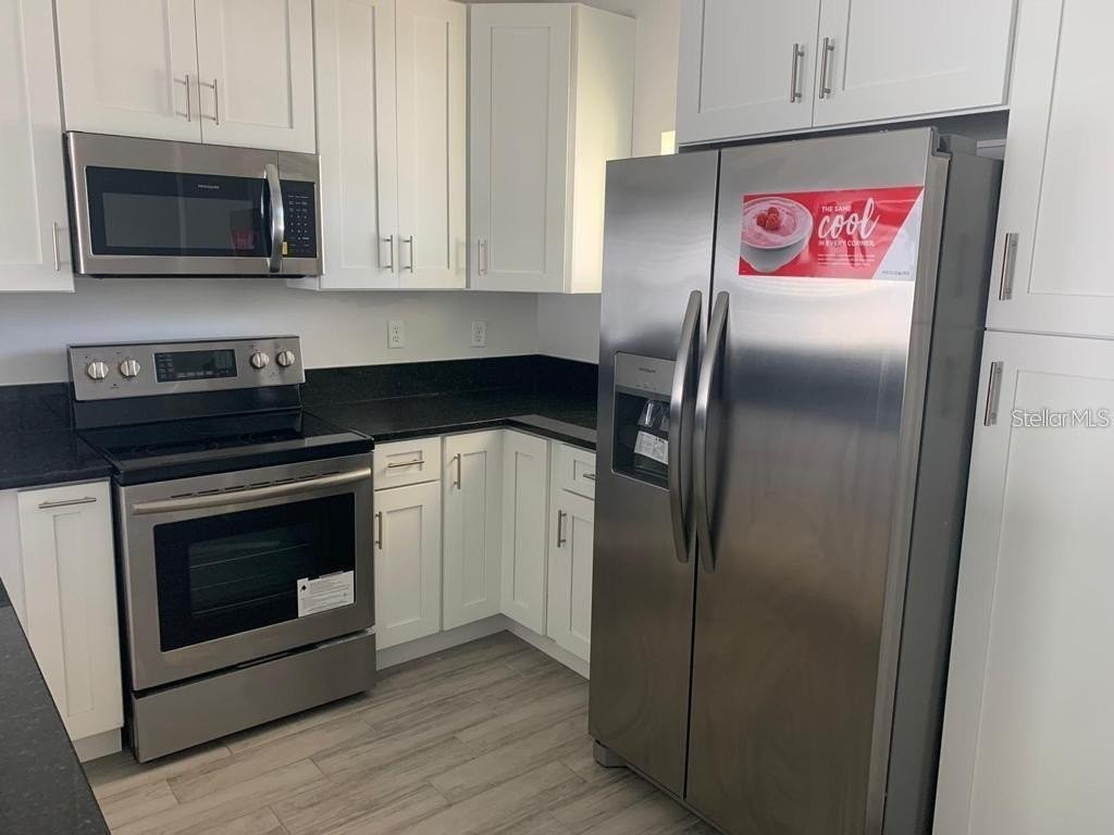 633 Lake Shore Pkwy - Photo 3 of 20