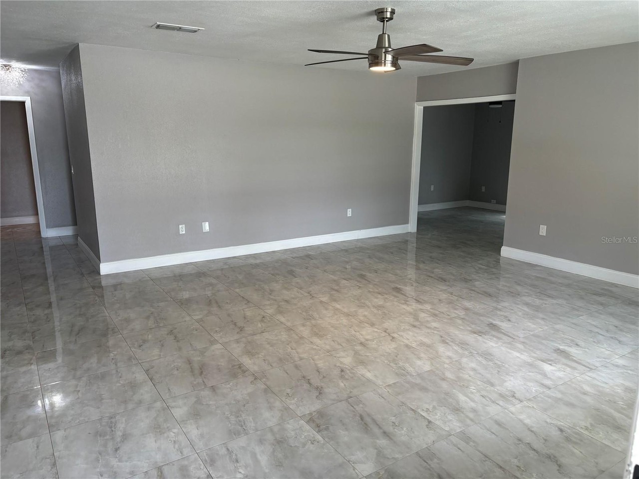 9727 Bear Lake Rd - Photo 5 of 43