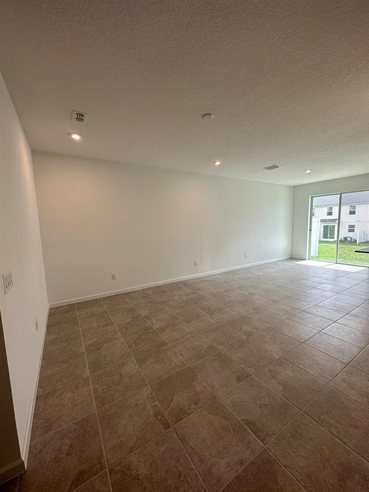 1109 Seaside Mist Trl - Photo 7 of 28