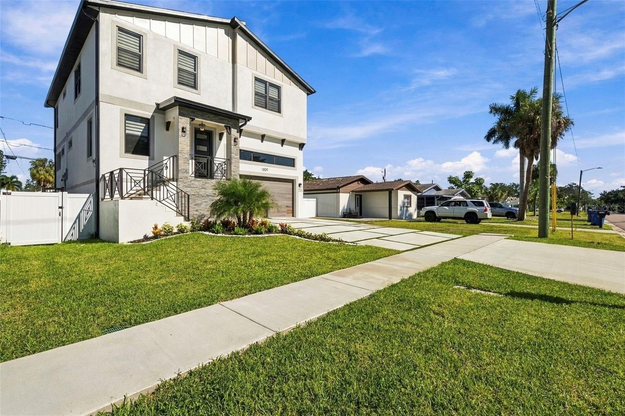 1809 Shore Acres Blvd Ne - Photo 2 of 50