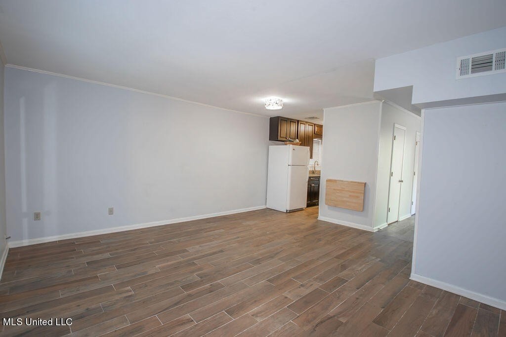1586 Howard St - Photo 2 of 19