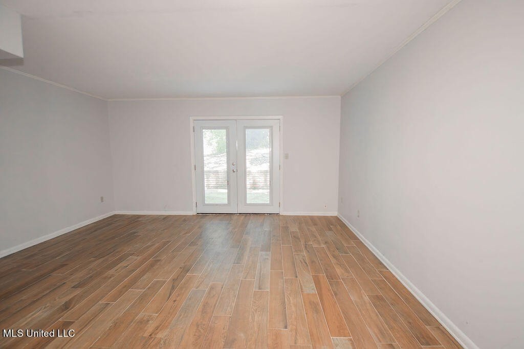 1586 Howard St - Photo 3 of 19
