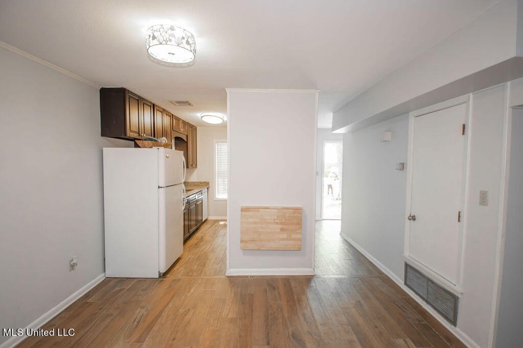 1586 Howard St - Photo 5 of 19