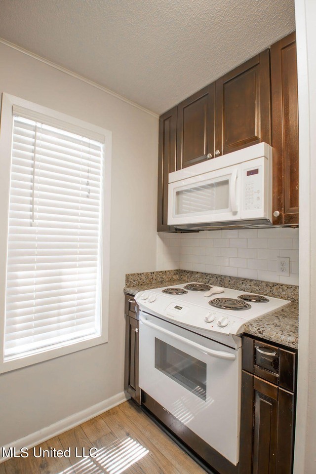 1586 Howard St - Photo 6 of 19