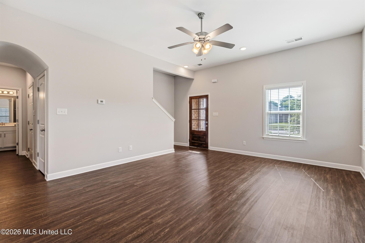5766 Matthew Dr - Photo 5 of 27