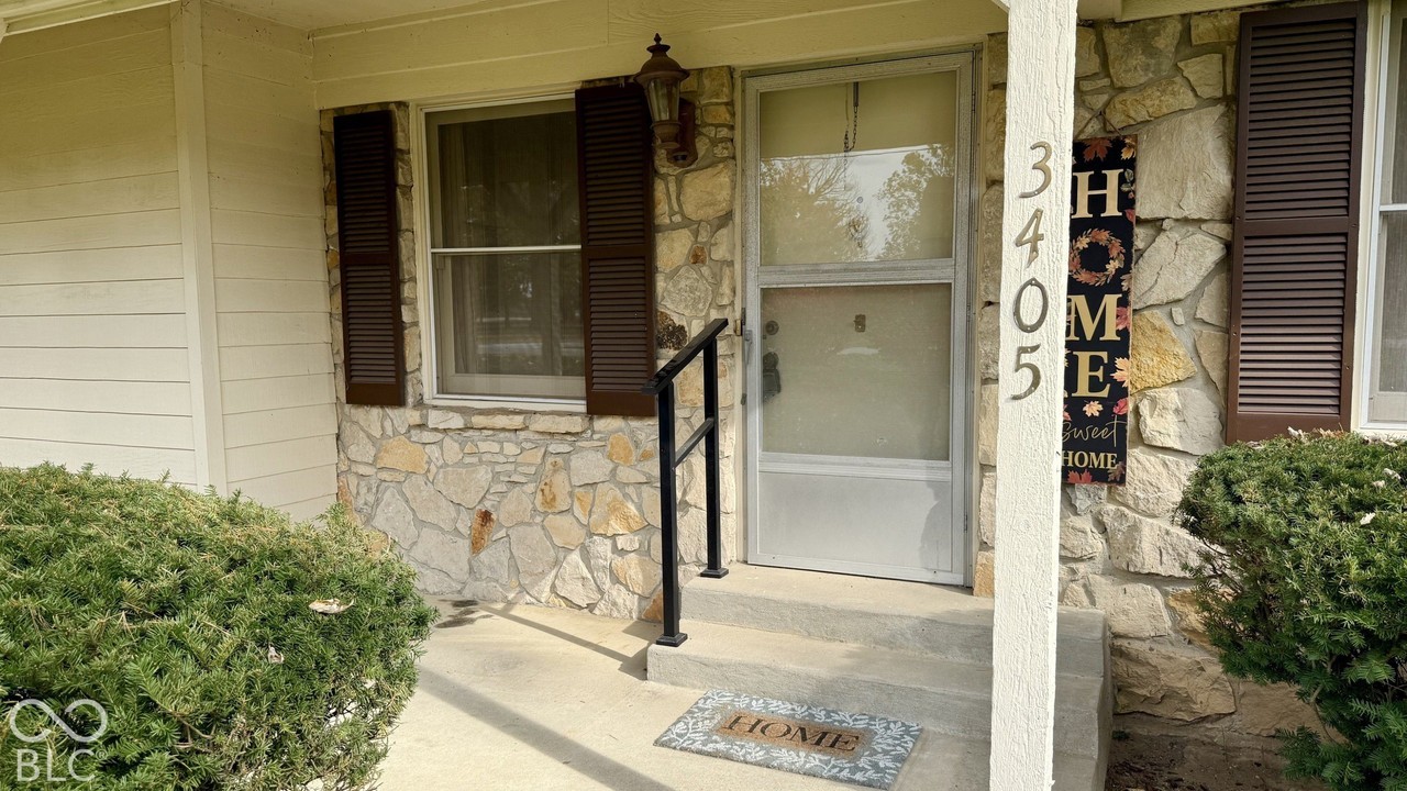 3405 S 875 E - Photo 4 of 50