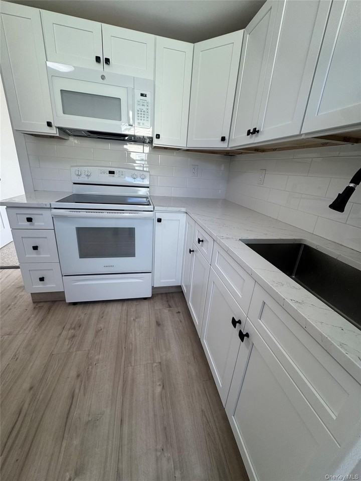 10 Colt Ave - Photo 4 of 21