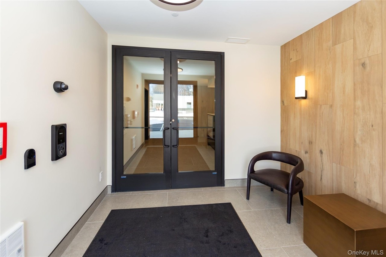 71 E Main St #203 - Photo 4 of 31