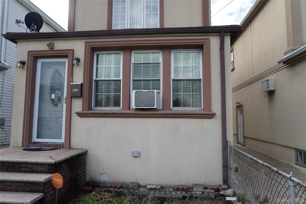 11642 142nd St - Photo 4 of 20