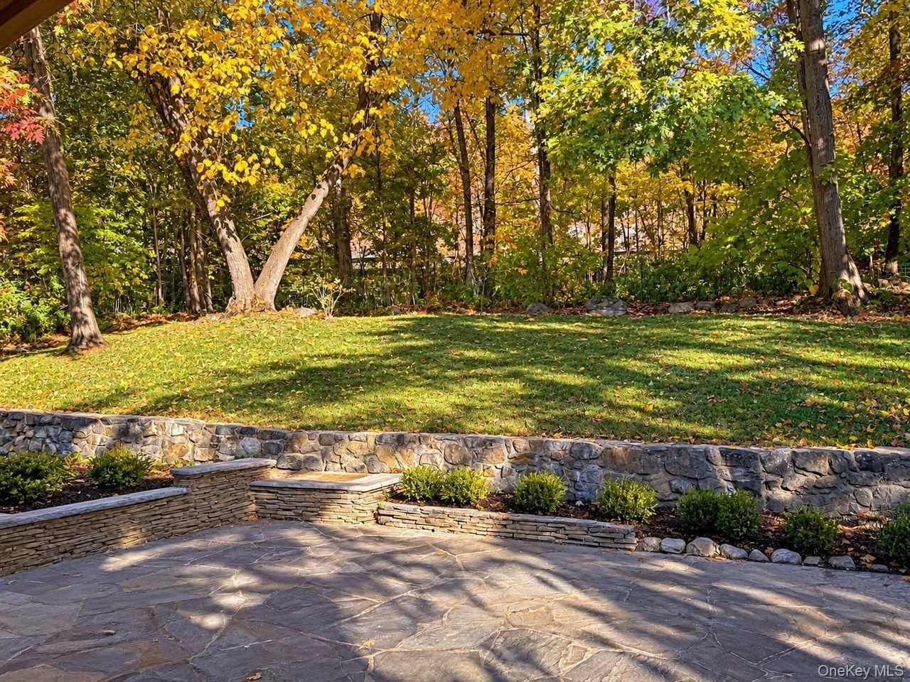 24 Sheridan Ave - Photo 2 of 22