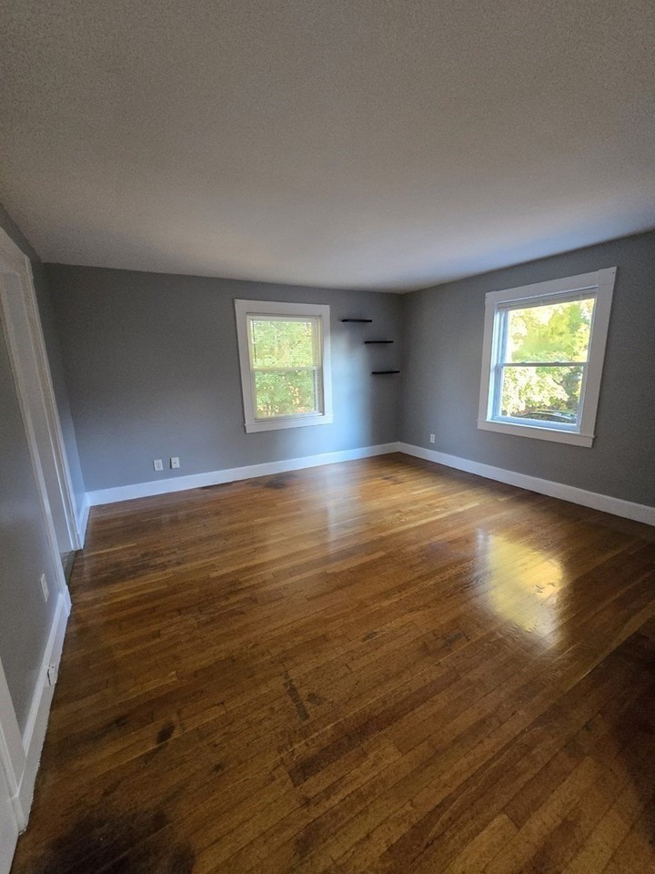 194 Nesmith St #6 - Photo 4 of 15