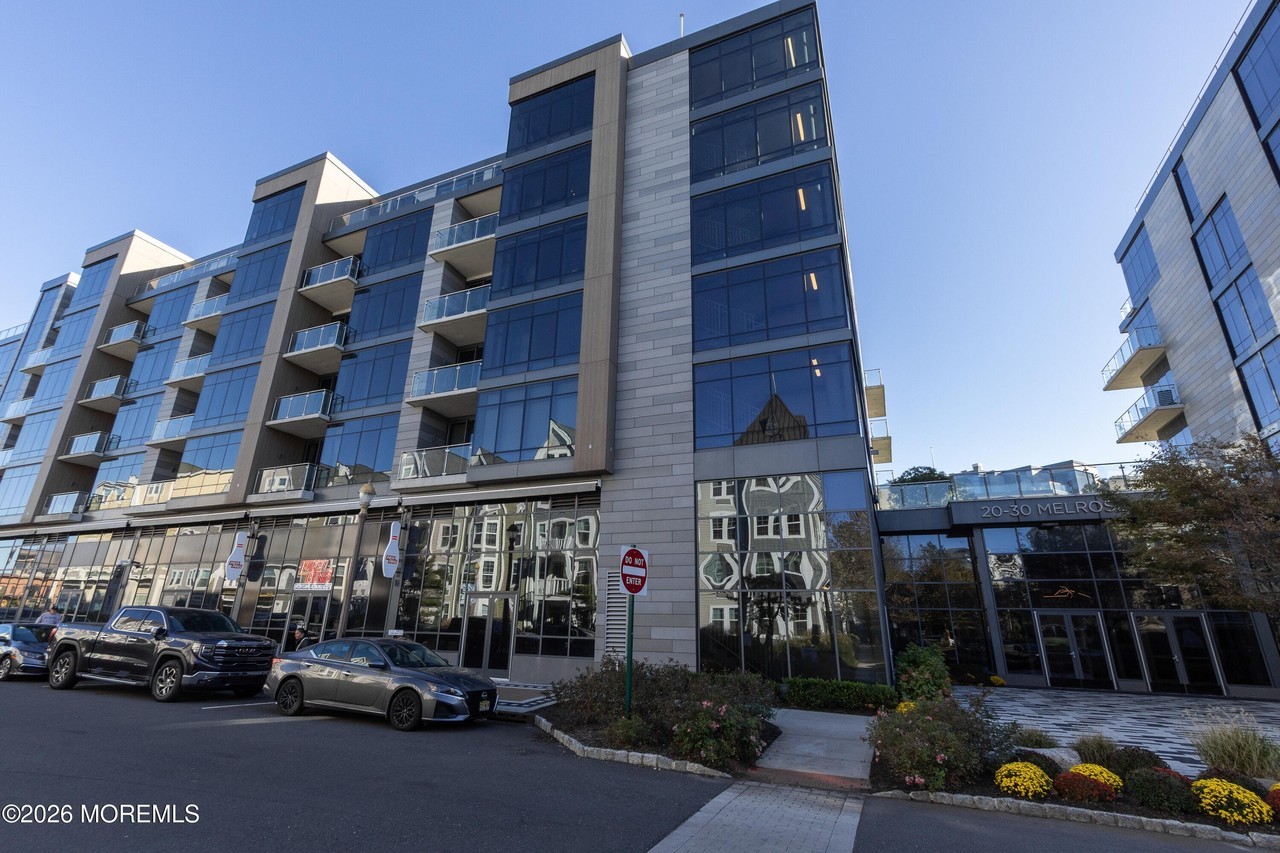 20 Melrose Ter #501