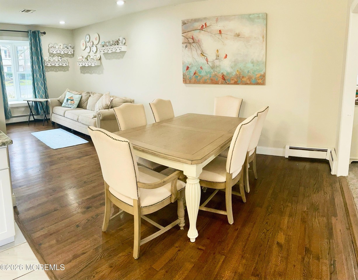 426 Driscol Dr - Photo 4 of 16