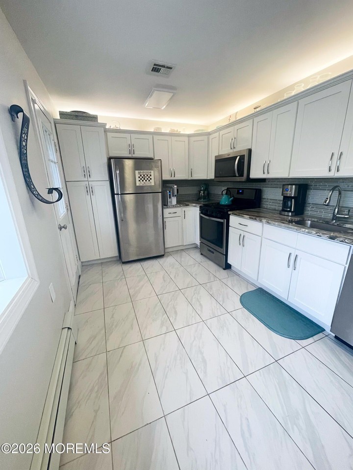 426 Driscol Dr - Photo 6 of 16