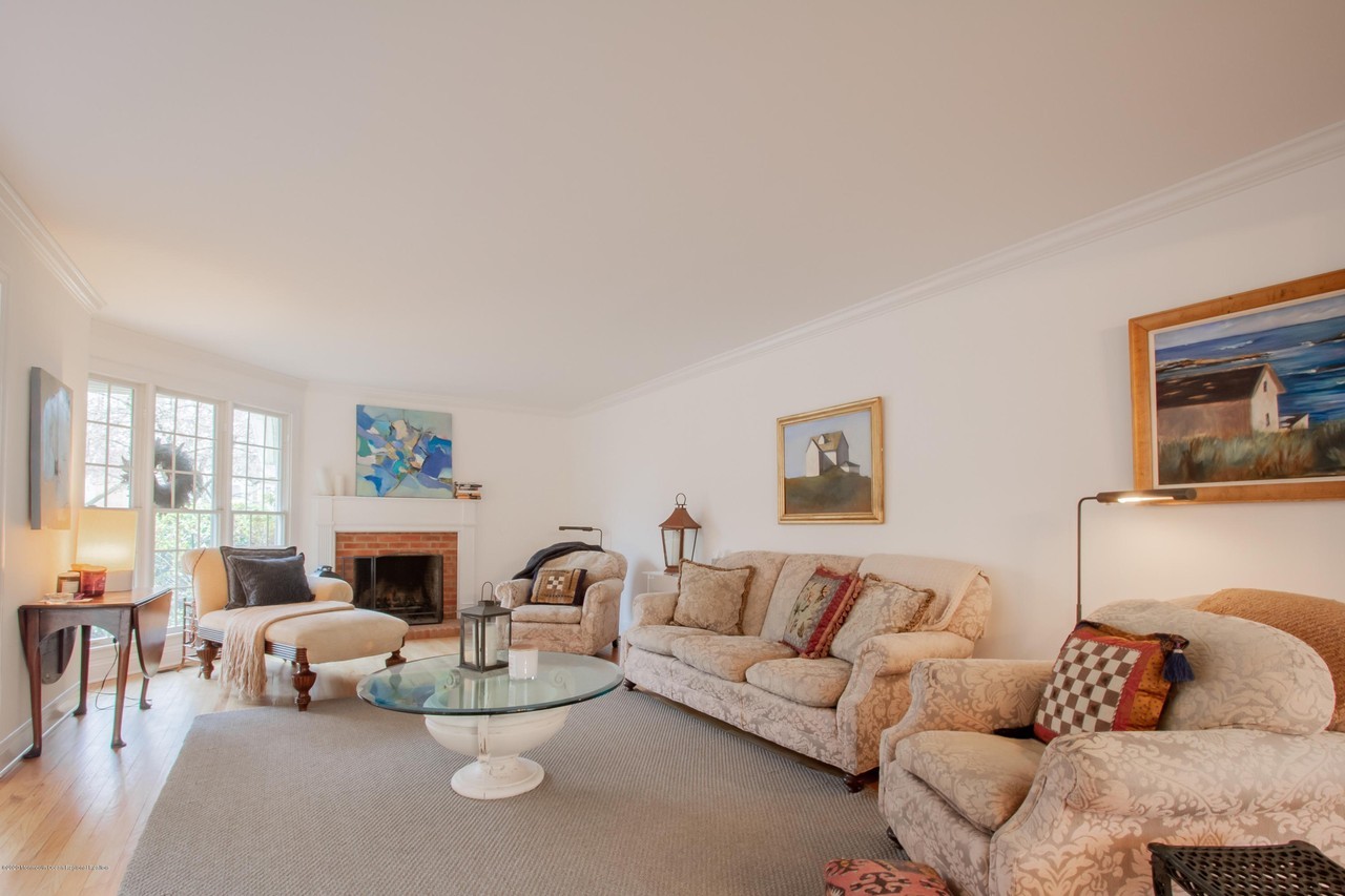142 Silvermist Ct - Photo 2 of 24