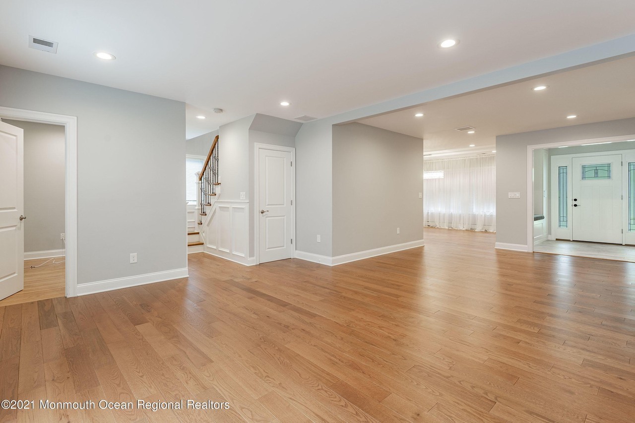 16 Cypress Ave - Photo 5 of 36