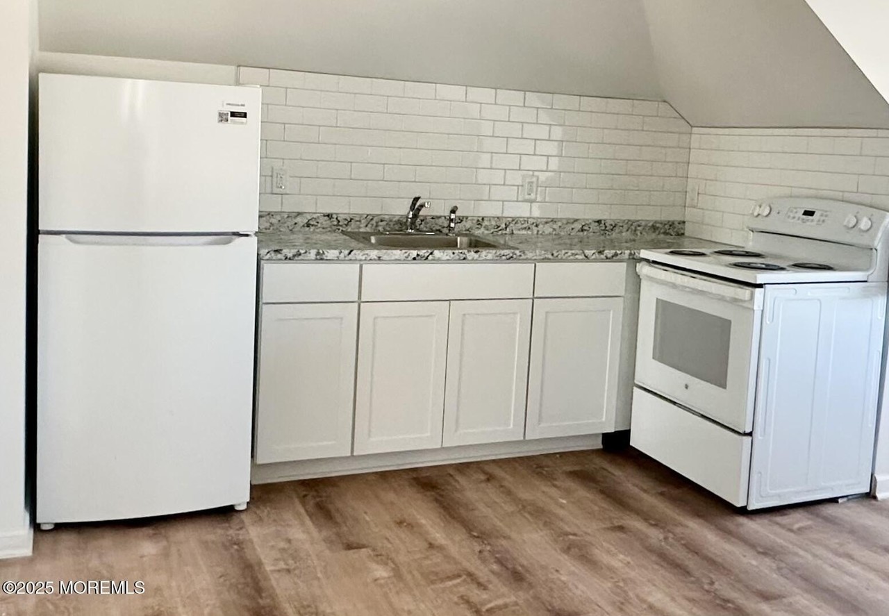 316 Spier Ave #3 - Photo 3 of 12