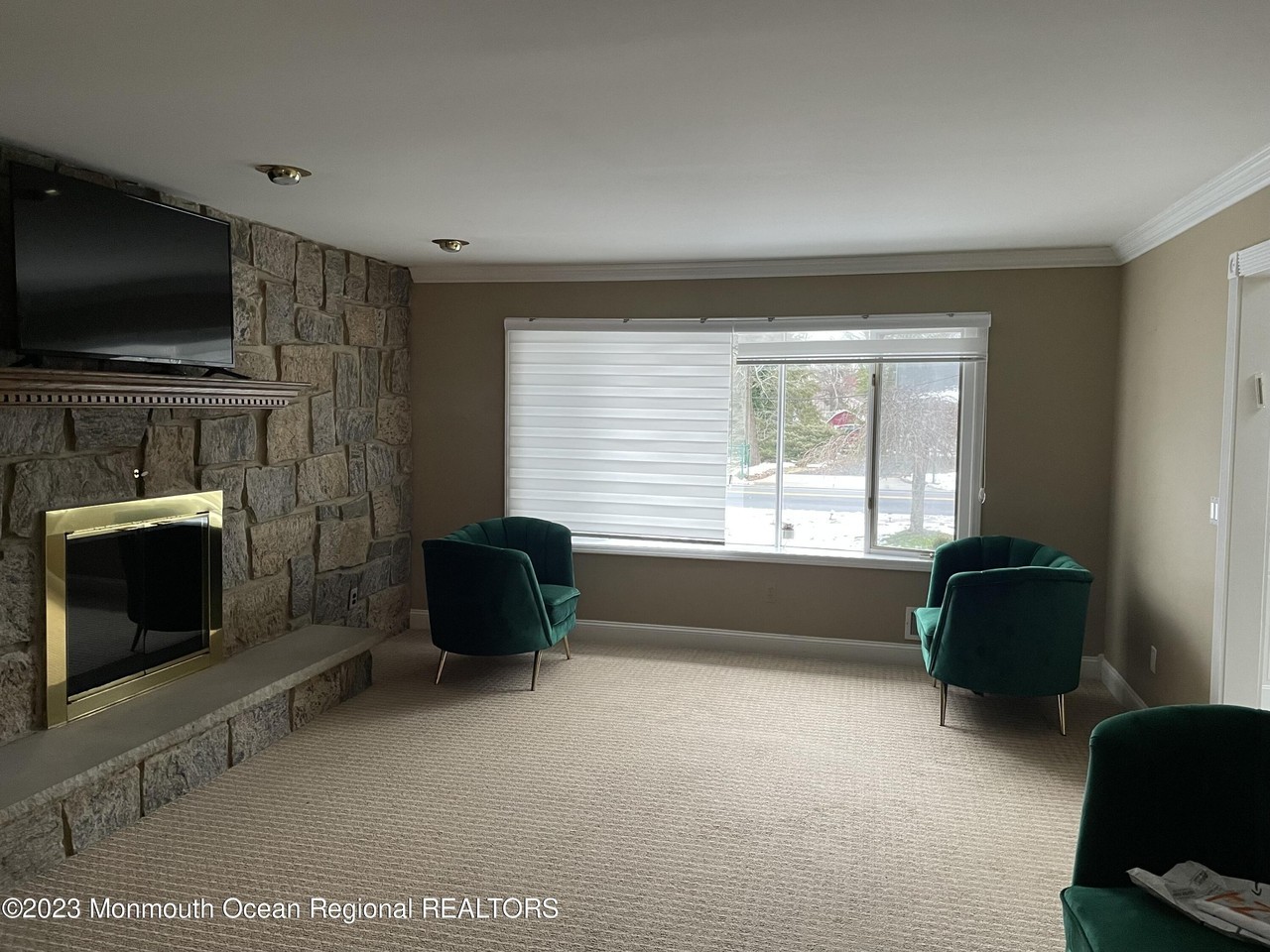 505 Monmouth Rd - Photo 5 of 13
