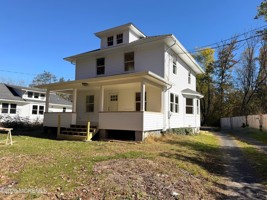 featured image of 437 Lakewood Farmingdale Rd