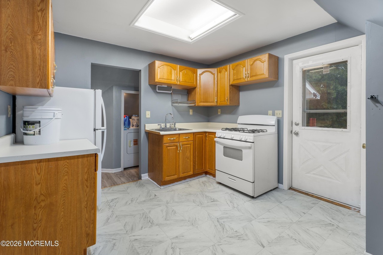 96 Wilson Ave #2 - Photo 3 of 13