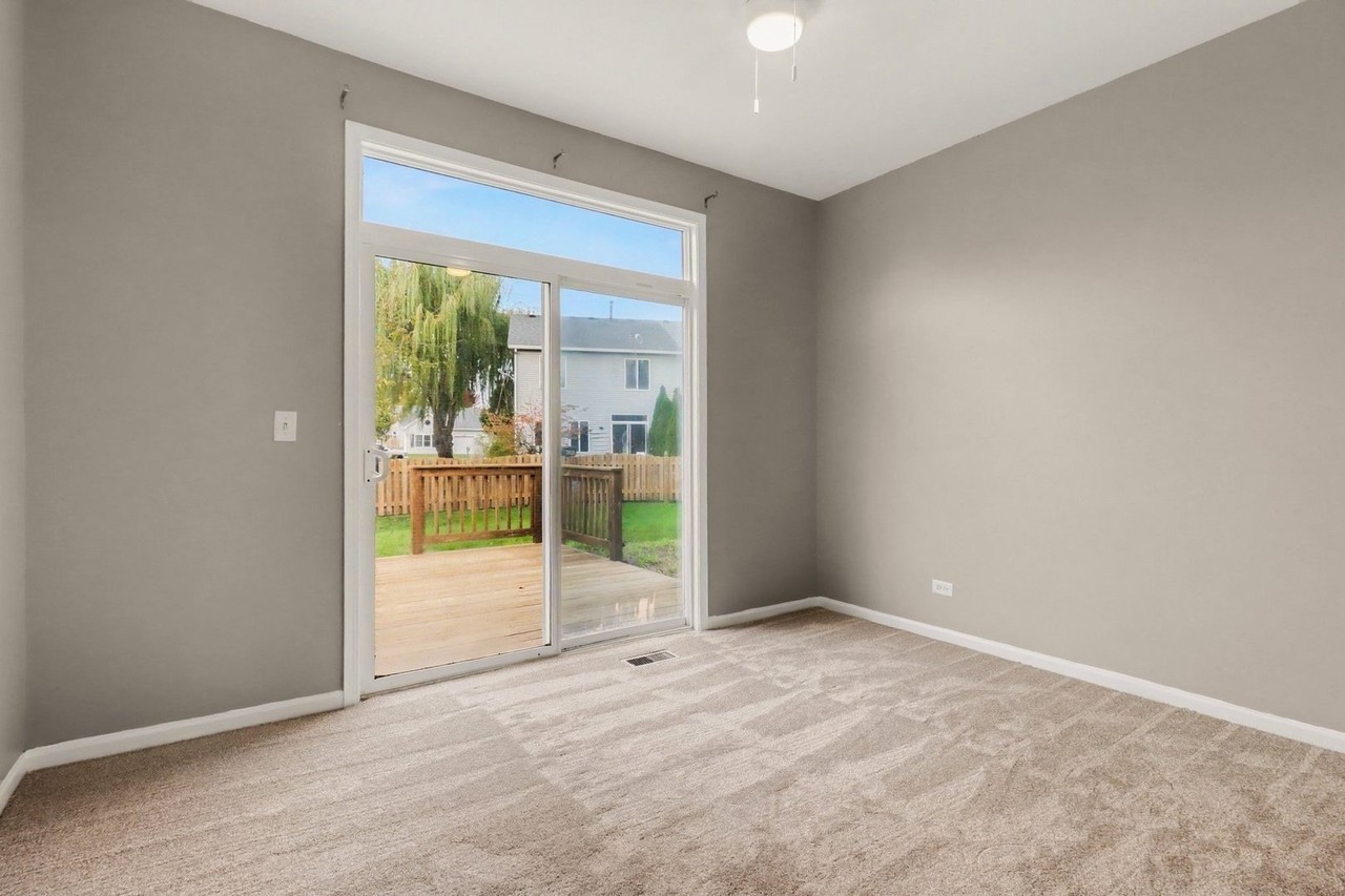 2828 Rebecca Ct - Photo 2 of 16