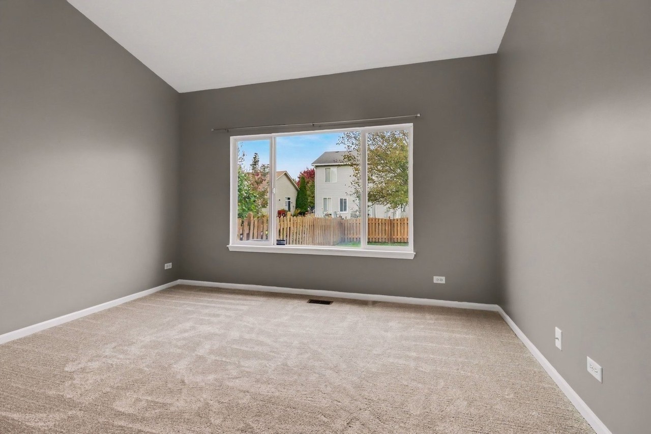 2828 Rebecca Ct - Photo 3 of 16