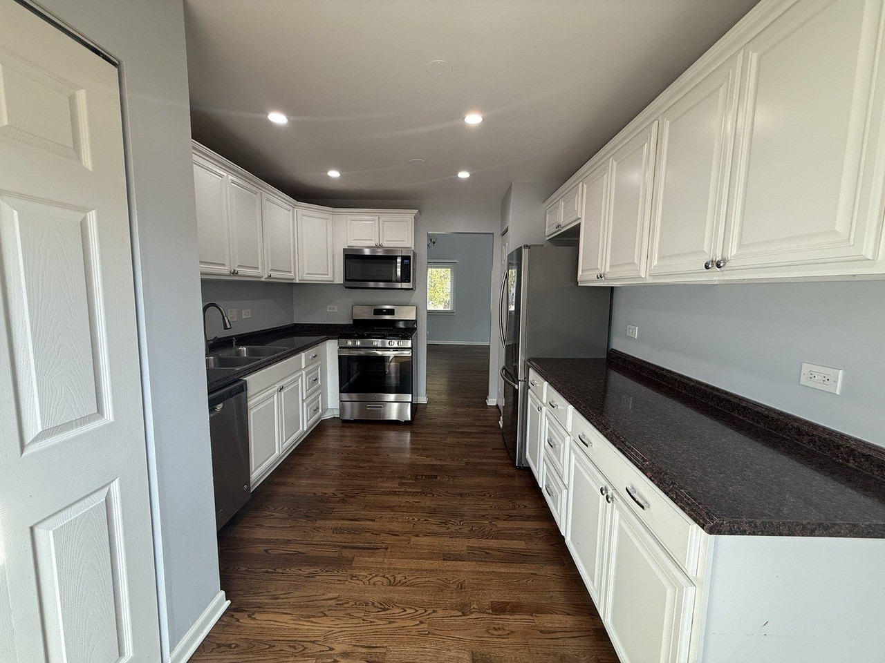 2770 Stoneybrook Ln - Photo 6 of 20