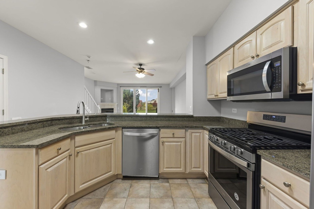 2627 Carrolwood Rd #2627 - Photo 6 of 36