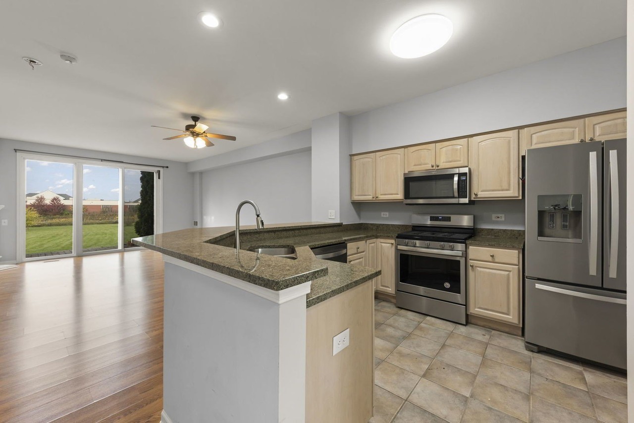 2627 Carrolwood Rd #2627 - Photo 7 of 36