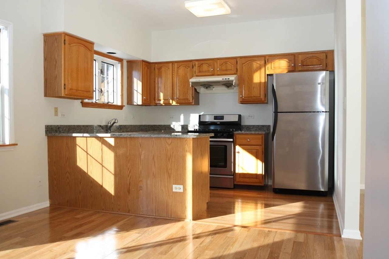 561 W Parkside Dr - Photo 6 of 16