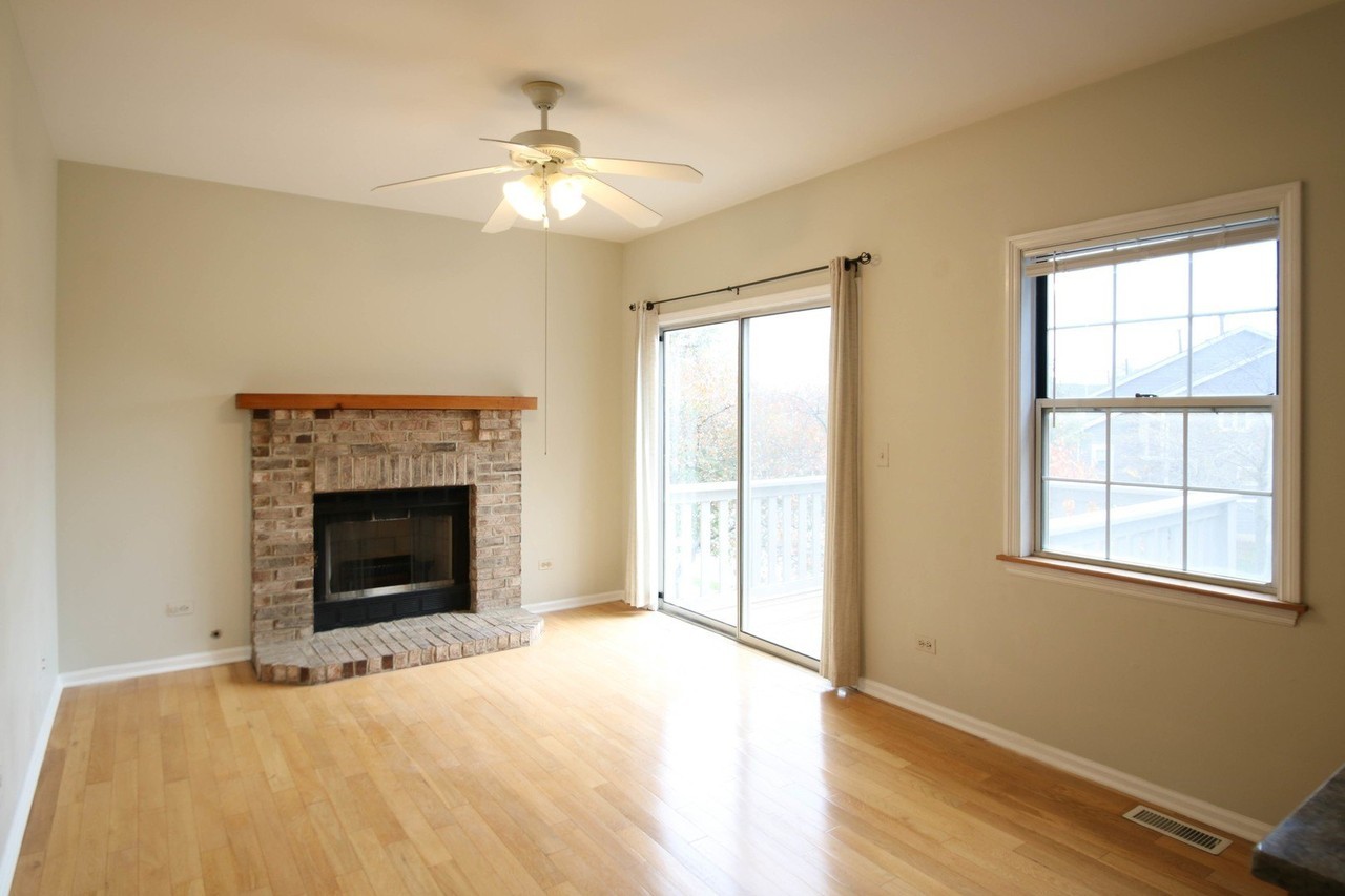 561 W Parkside Dr - Photo 7 of 16