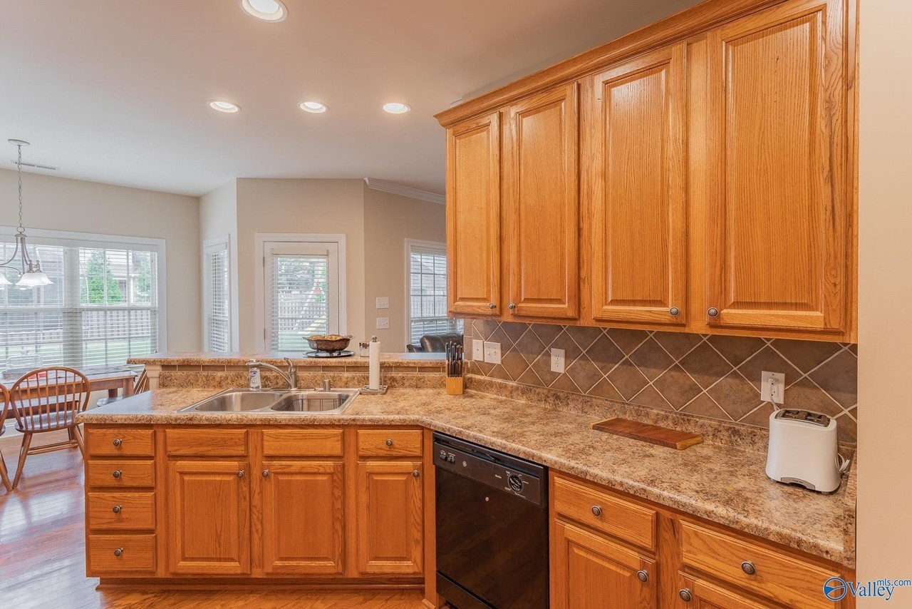 115 Mattie Ct - Photo 7 of 22