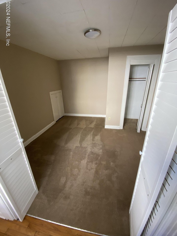 830 Phillips St #1 - Photo 3 of 21