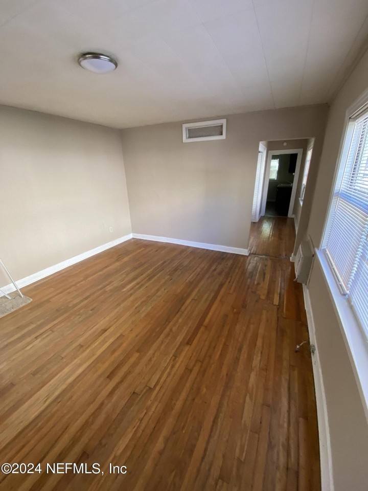 830 Phillips St #1 - Photo 7 of 21