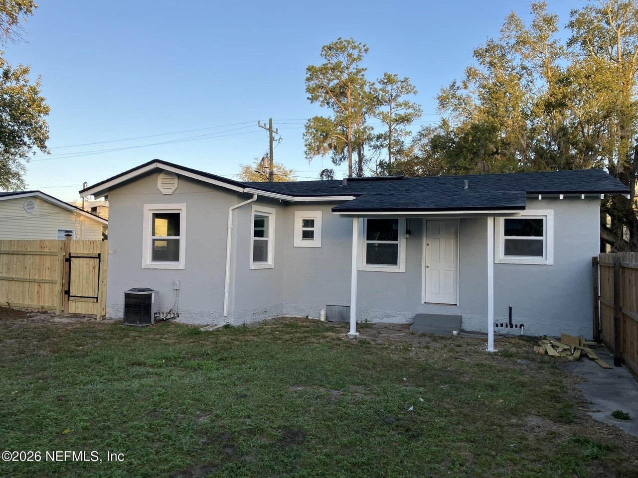 4638 Bird Ave - Photo 5 of 10