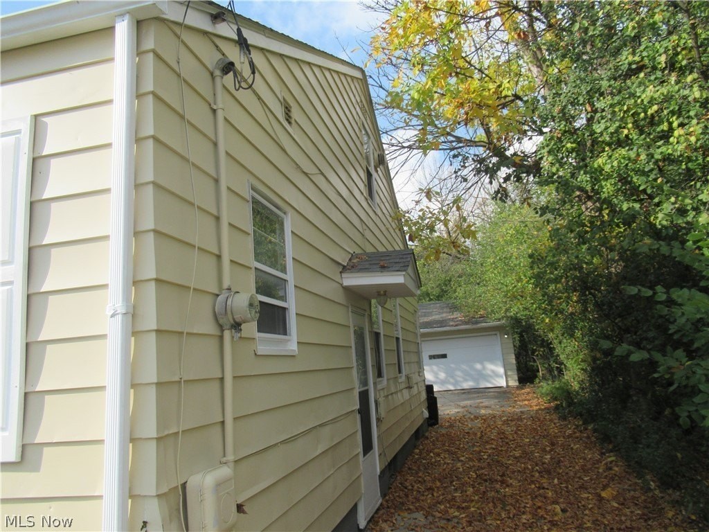 311 Columbus St - Photo 2 of 29