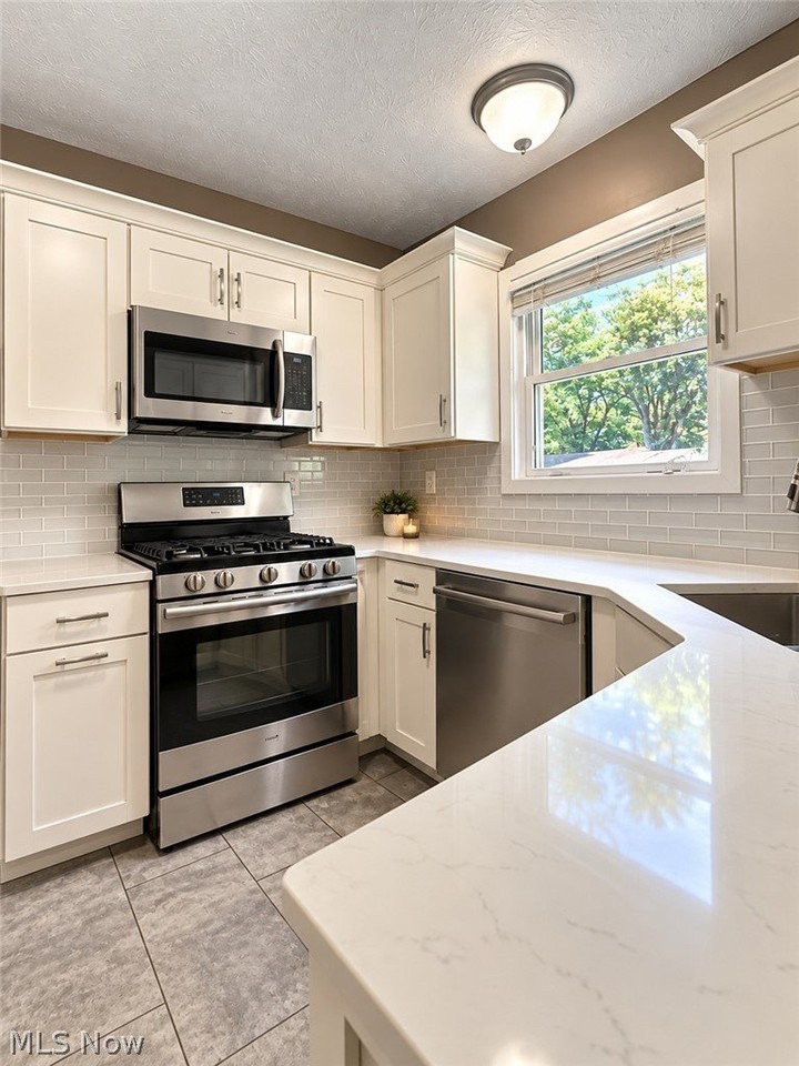253 Belmar Blvd - Photo 5 of 6