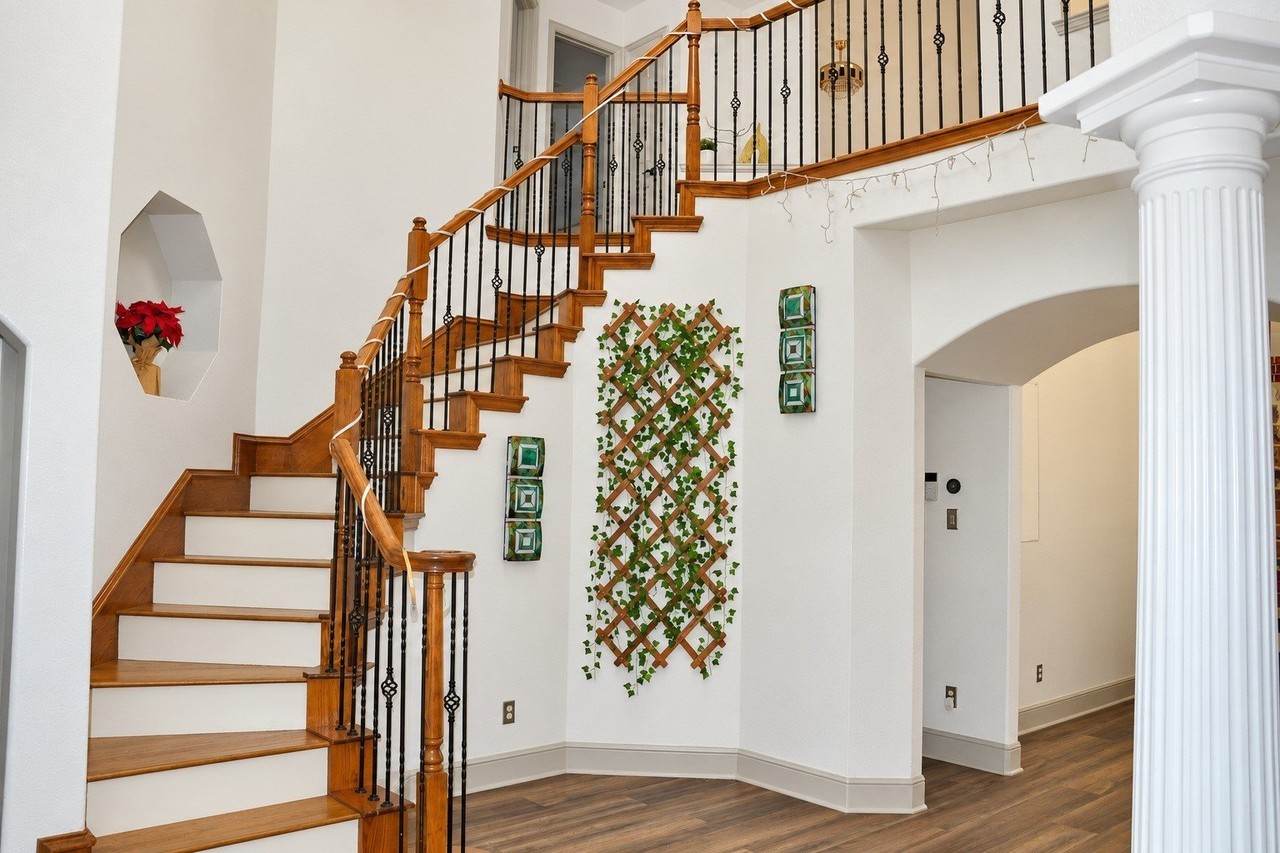 3620 Carlton Ct - Photo 3 of 24