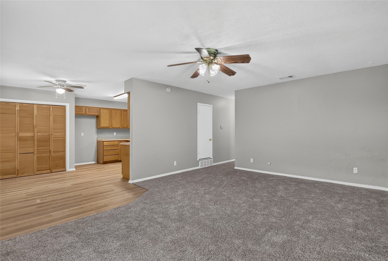 6530 Fall Creek Hwy - Photo 4 of 24