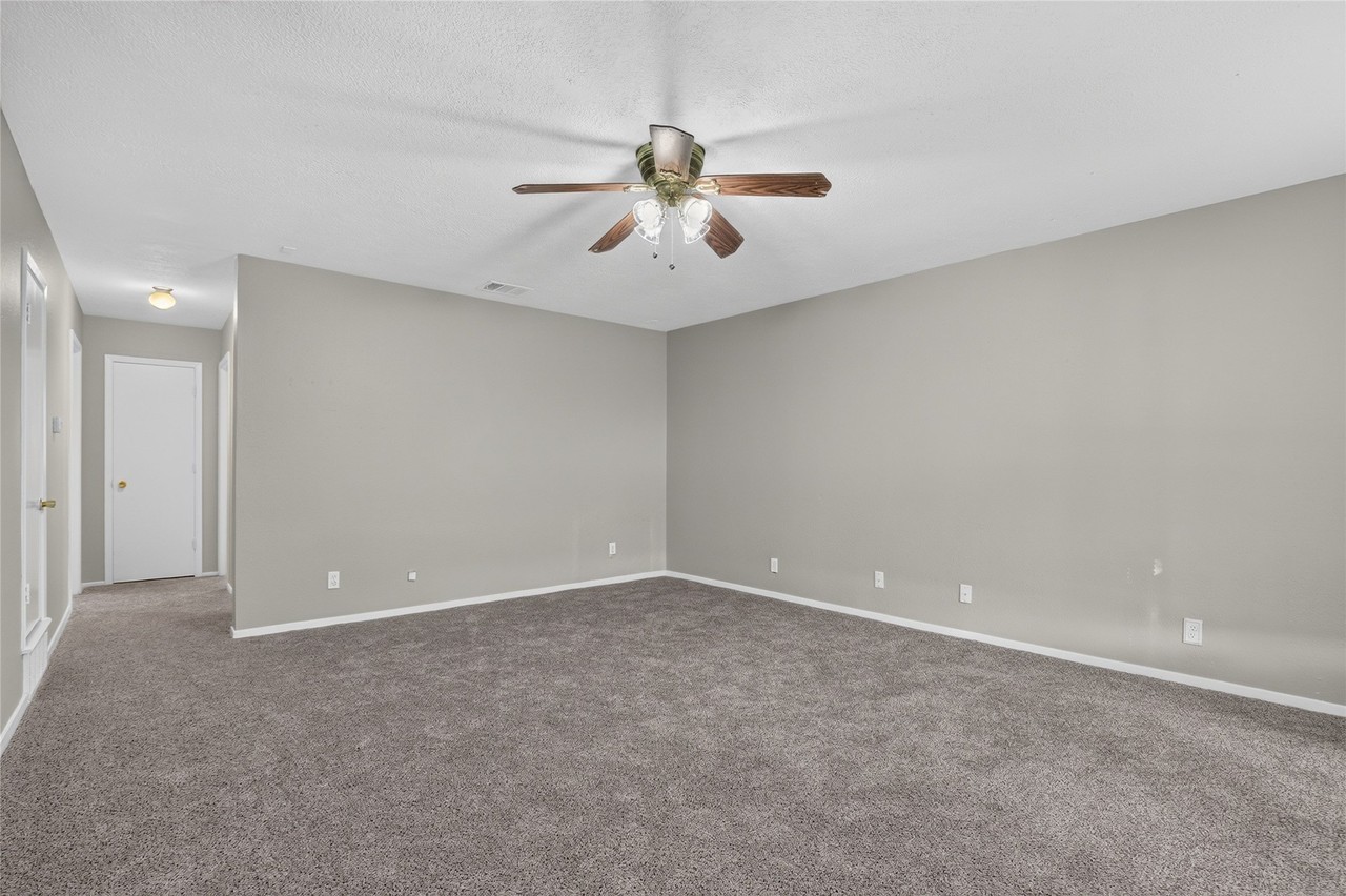 6530 Fall Creek Hwy - Photo 5 of 24