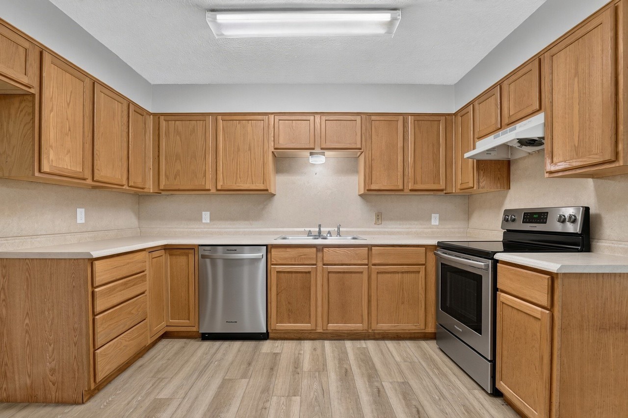 6530 Fall Creek Hwy - Photo 7 of 24